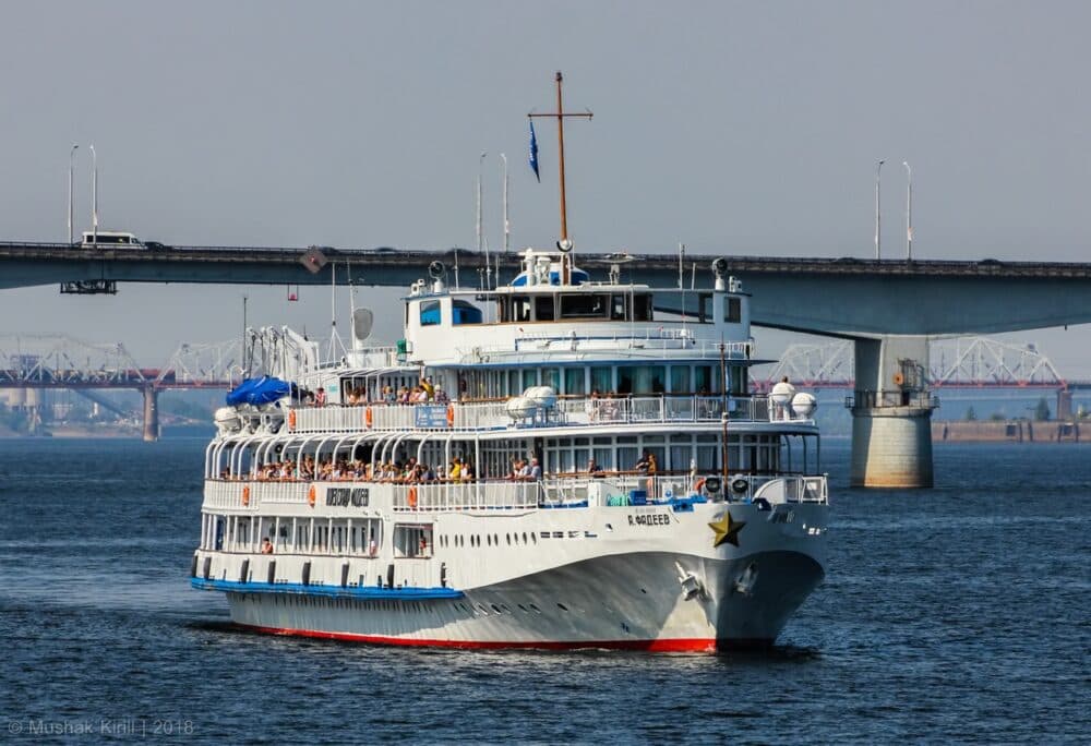 bghttps://blog.riverbook.ru/wp-content/uploads/2026/05/Фадеев1-1000x684.jpg