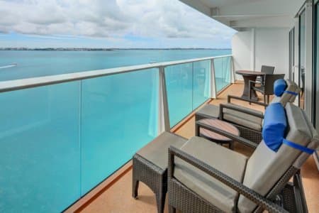 Каюта «Сьют Owner's Suite (OS)» — лайнер «Ovation of The Seas», фото 3
