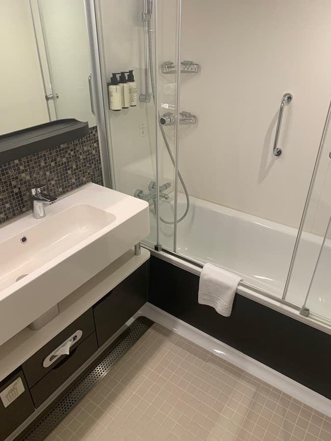 Каюта «С балконом Oceanview stateroom with balcony Superior (BSC)» — лайнер «Aroya», фото 2
