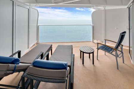 Каюта «Сьют Junior Suite (J4)» — лайнер «Ovation of The Seas», фото 2