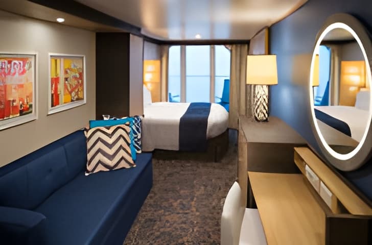 Каюта «С балконом Ocean View Balcony Quad Guaranteed (XQ)» — лайнер «Spectrum of the Seas»