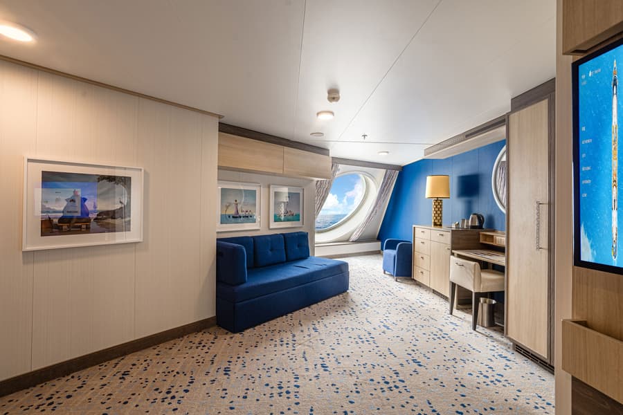 Каюта «С окном Spacious Ocean View (3M)» — лайнер «Spectrum of the Seas»
