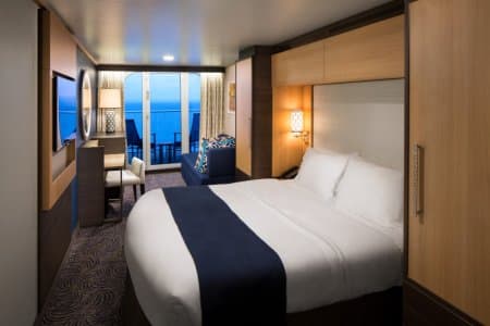 Каюта «С балконом Ocean View with Large Balcony (4C)» — лайнер «Ovation of The Seas»