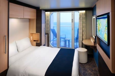 Каюта «С балконом Studio Ocean View Balcony (2F)» — лайнер «Ovation of The Seas»