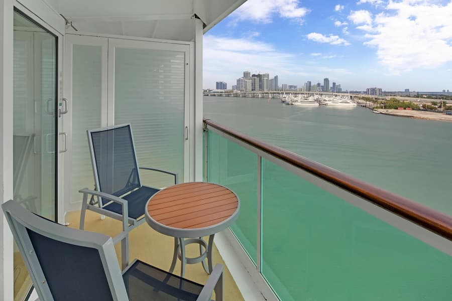 Каюта «С балконом Ocean View with Balcony (2D)» — лайнер «Navigator of the Seas», фото 3