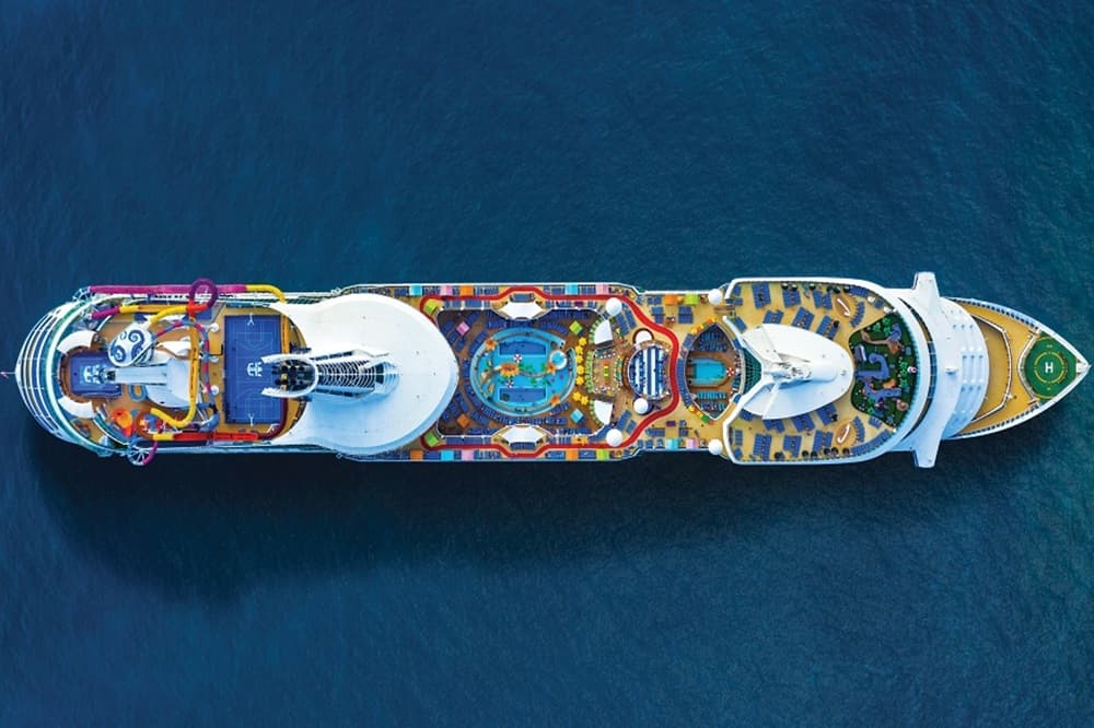 Вид сверху — лайнер «Navigator of the Seas», фото 4