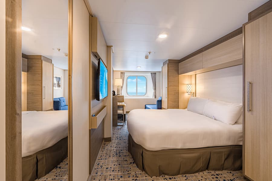 Каюта «С окном Ocean View Guarantee (YO)» — лайнер «Spectrum of the Seas»