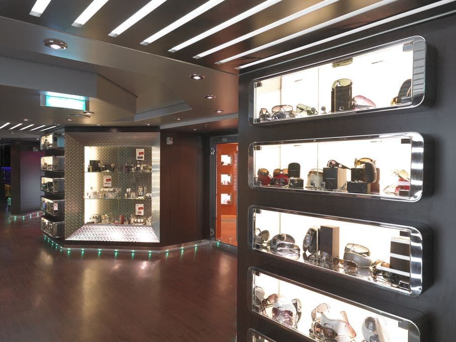 Магазин — лайнер «MSC Fantasia»