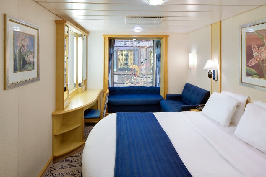 Каюта «С окном Promenade View Interior (2T)» — лайнер «Navigator of the Seas»