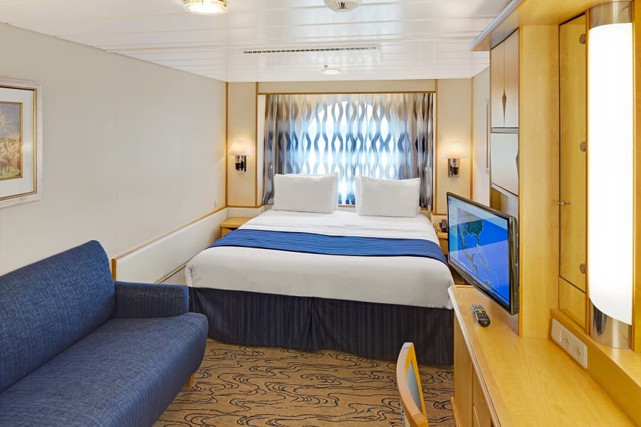 Каюта «С окном Spacious Ocean View Stateroom (4M)» — лайнер «Navigator of the Seas»