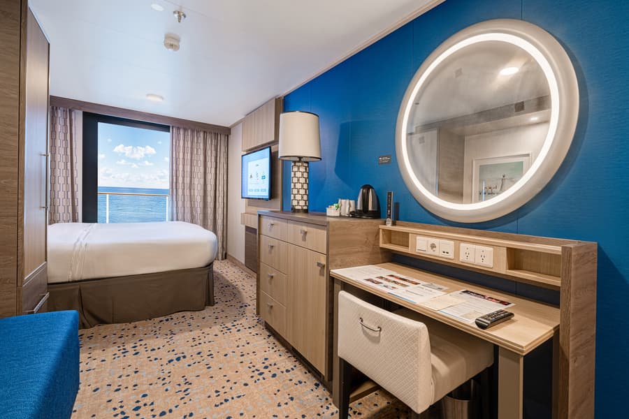 Каюта «Внутренняя Interior with Virtual Balcony (2U)» — лайнер «Spectrum of the Seas», фото 2