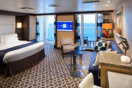 Каюта «Сьют Junior Suite with Large Balcony (J1)» — лайнер «Ovation of The Seas»